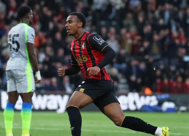 Eli Junior Kroupi Pecahkan Rekor Berumur 32 Tahun di Laga Bournemouth vs Man City - KabarJember.com