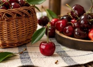 Mencicipi Buah Bisbul, Si Beludru Langka Khas Bogor - KabarJember.com