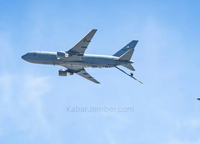 Tanker Terbang KC-135 Amerika Dilaporkan Hilang di Atas Qatar - KabarJember.com
