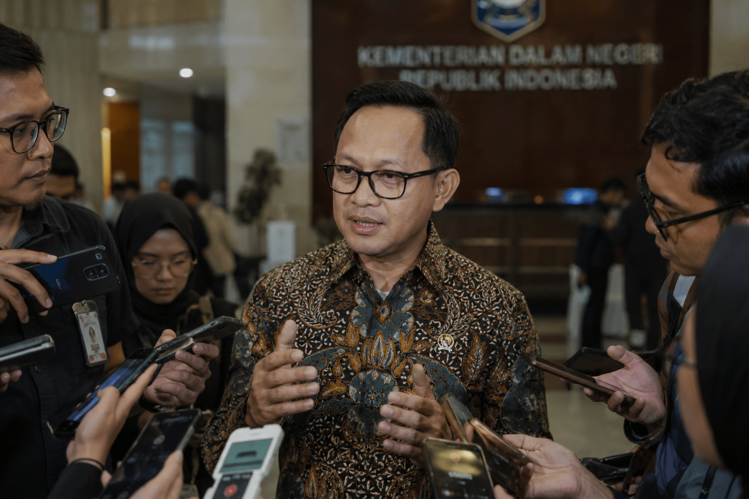 Dua Bupati Terjaring OTT KPK, Wamendagri Dorong Pembenahan Tata Kelola Pemerintahan