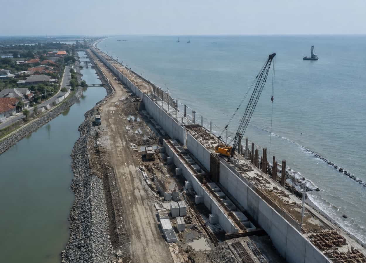 Giant Sea Wall